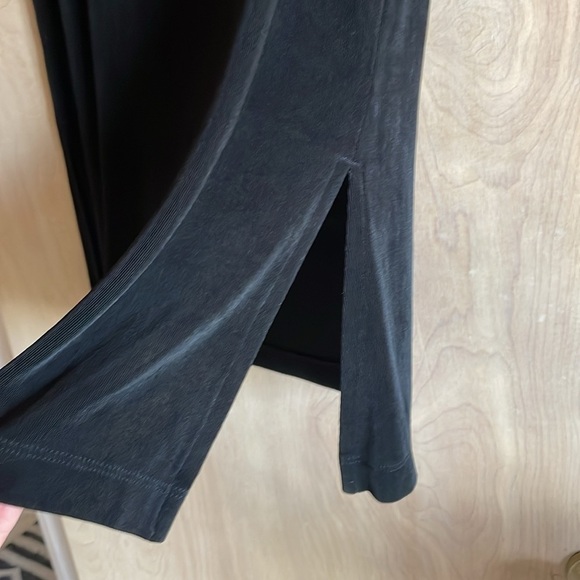 Chico’s Travelers Black Sleeveless Jersey Knit Top Women’s Sz 2 (L) - Picture 4 of 7